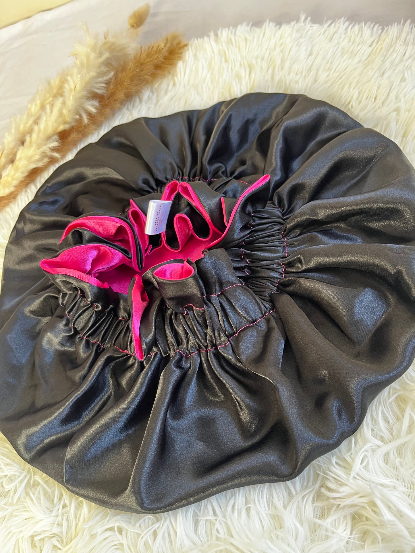 Black/Pink Bonnet